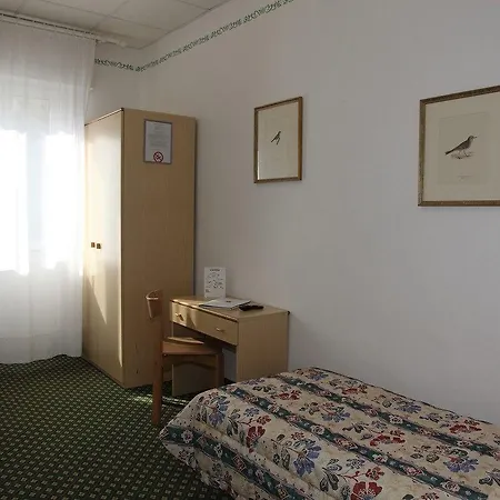 Hotell Rosa 3*