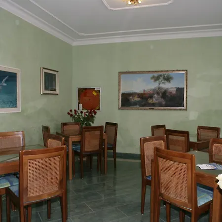 Hotell Rosa 3*