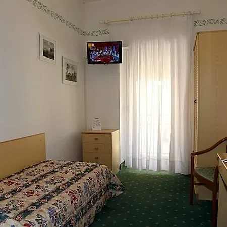 Hotell Rosa 3*